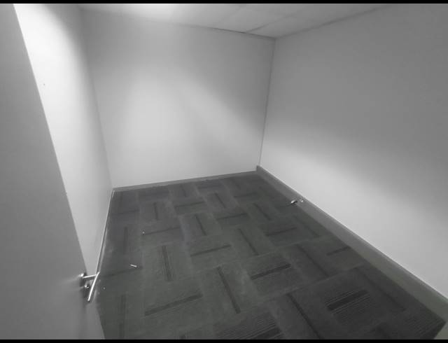 279M² OFFICE TO LET IN MAGALIESSIG